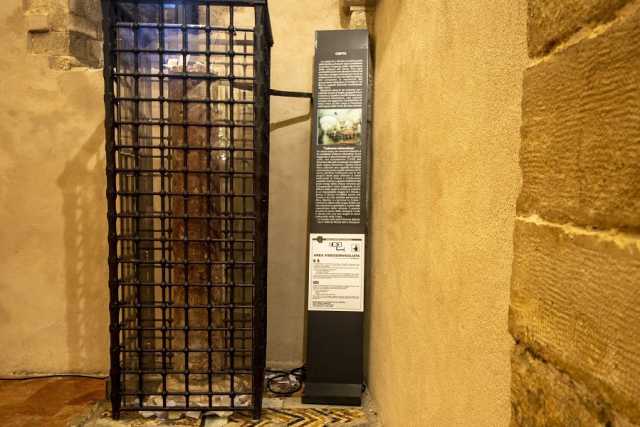 Bari: tra giri, bigliettini e zitelle, la leggenda della "Colonna miracolosa" di San Nicola